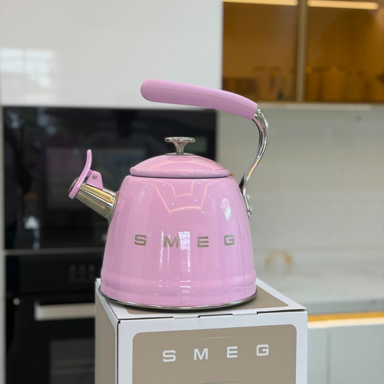Smeg stove top kettle — image 2